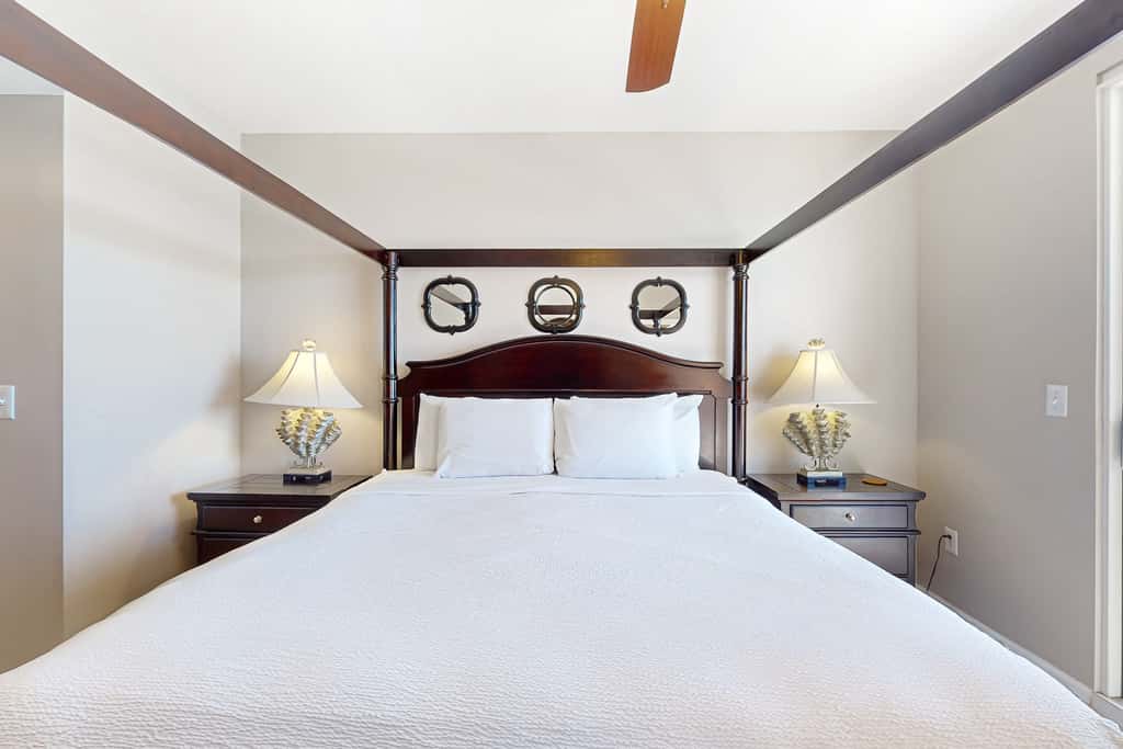 Beachfront, high-end condo with Pool, Hot tub & Splash pad