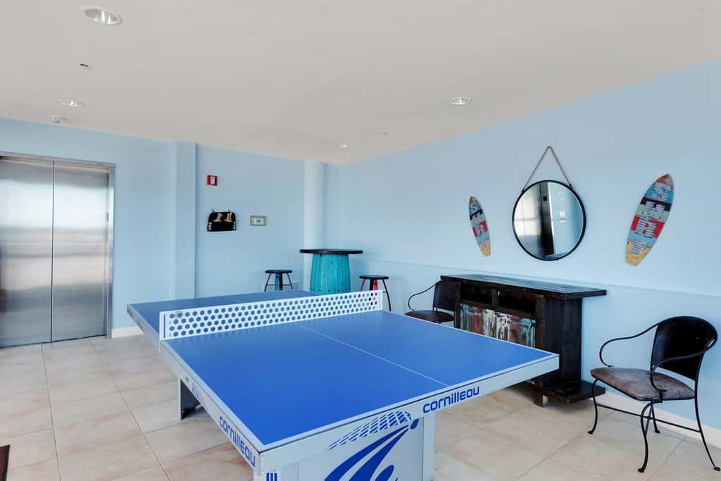 Beachfront, high-end condo with Pool, Hot tub & Splash pad