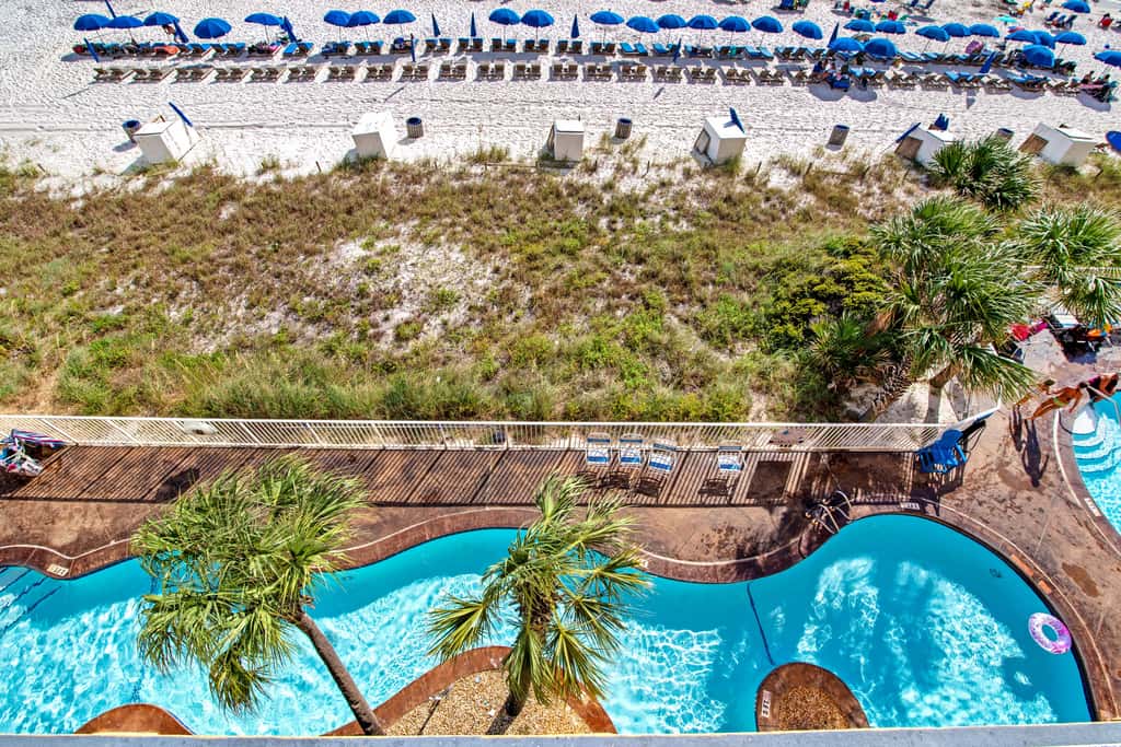 Beachfront, high-end condo with Pool, Hot tub & Splash pad