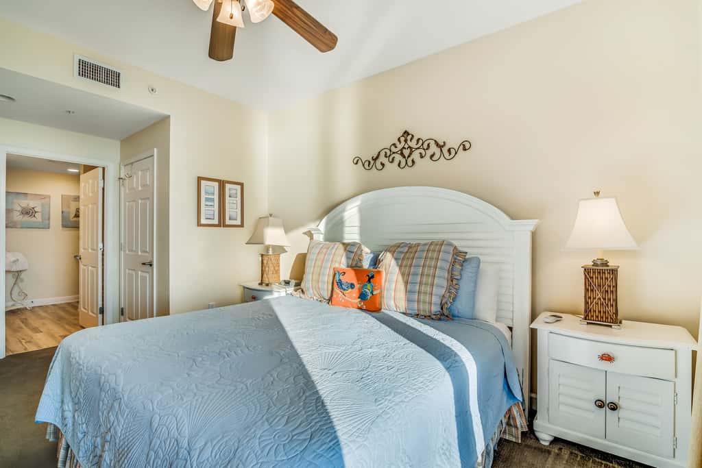 Snow-bird friendly condo with pool & fitness room - walk right out to the sand