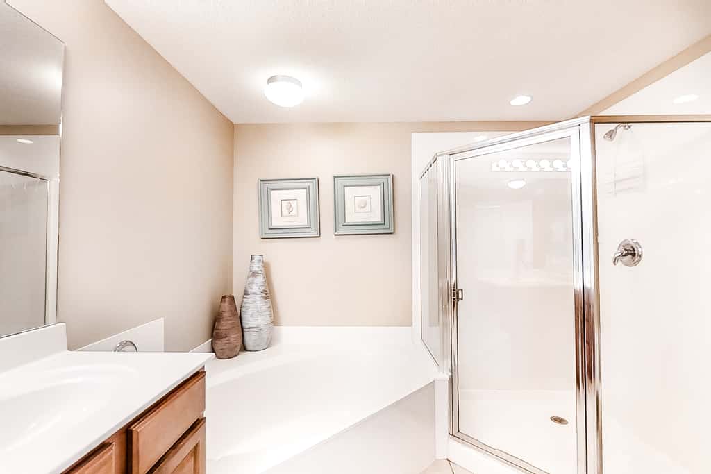 Cool & contemporary beachfront getaway with large balcony, pools, & gym