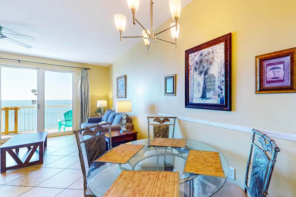 Cool & comfortable beachfront condo with balcony, pool, & gym