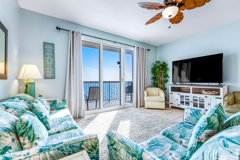 Bright & stylish condo with fantastic Gulf views from your balcony, pools & gym