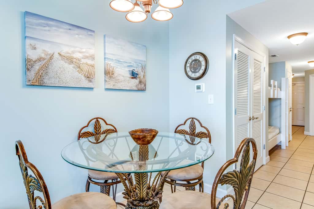 Bright & stylish condo with fantastic Gulf views from your balcony, pools & gym