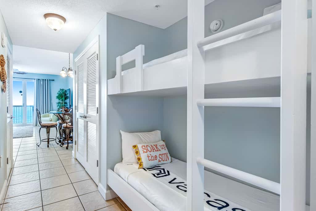 Bright & stylish condo with fantastic Gulf views from your balcony, pools & gym
