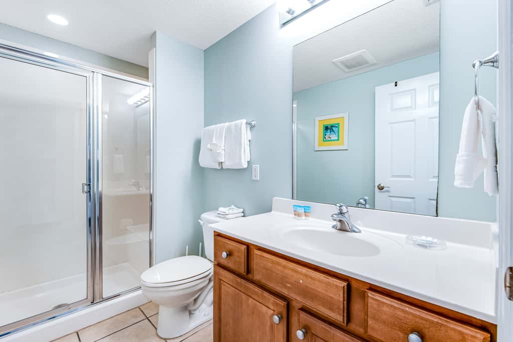 Bright & stylish condo with fantastic Gulf views from your balcony, pools & gym