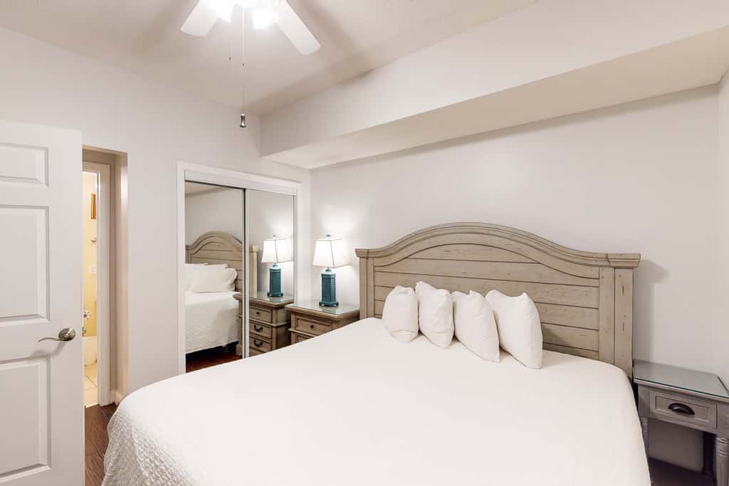 Beachfront, seafoam sanctuary with furnished balcony, pools, & gym