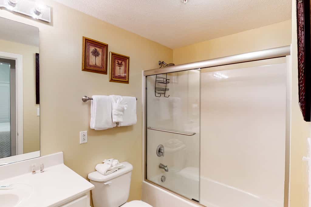 Beachfront, seafoam sanctuary with furnished balcony, pools, & gym
