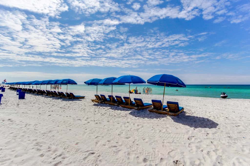 Beachfront, seafoam sanctuary with furnished balcony, pools, & gym
