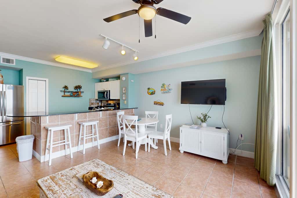 Snowbird Friendly Condo with Gorgeous Gulf Views, Pools, Hot Tub & Sauna