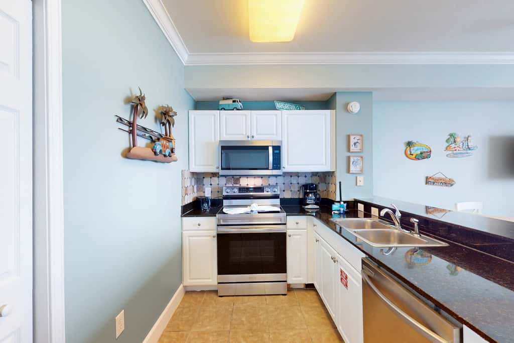 Snowbird Friendly Condo with Gorgeous Gulf Views, Pools, Hot Tub & Sauna