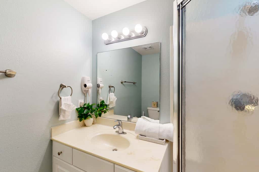 Snowbird Friendly Condo with Gorgeous Gulf Views, Pools, Hot Tub & Sauna