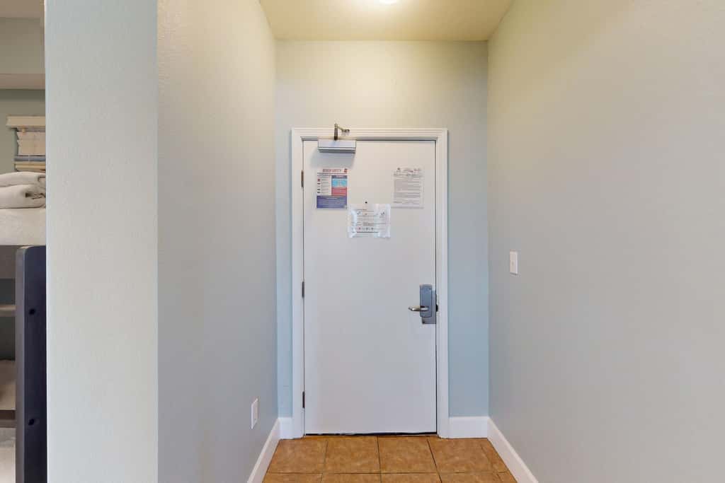 Snowbird Friendly Condo with Gorgeous Gulf Views, Pools, Hot Tub & Sauna