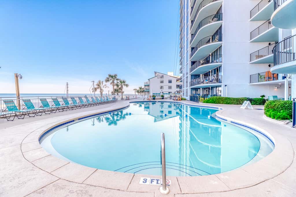 Waterfront beach condo w/ pool, hot tub & tennis available - balcony