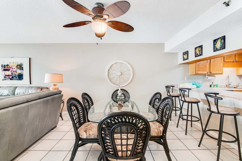 Waterfront beach condo w/ pool, hot tub & tennis available - balcony