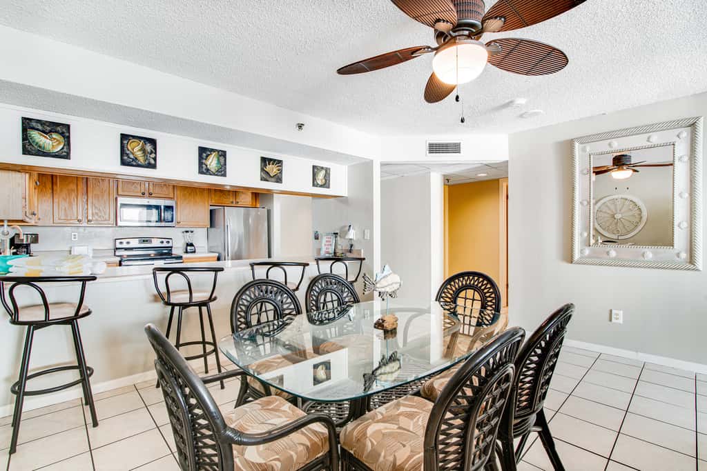 Waterfront beach condo w/ pool, hot tub & tennis available - balcony