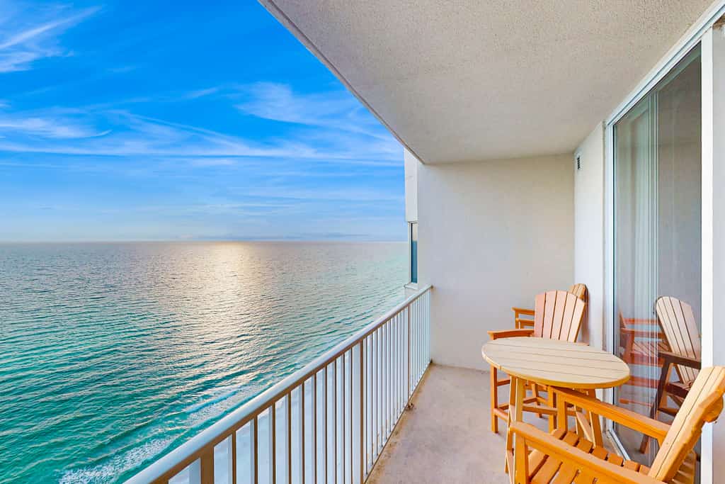 Spacious condo with full kitchen, shared pool and beachfront