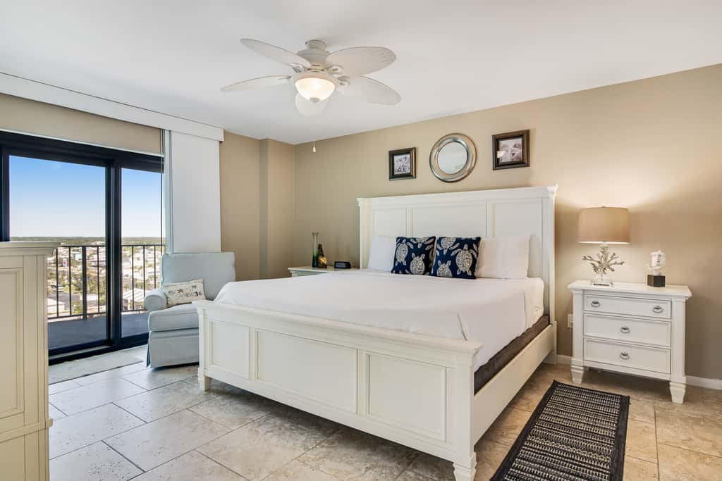Gulf views from your private balcony - condo with pool , hot tub & beach access