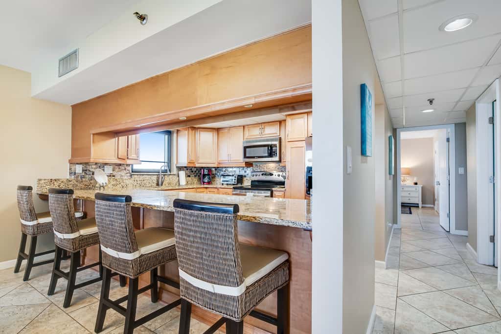 Gulf views from your private balcony - condo with pool , hot tub & beach access