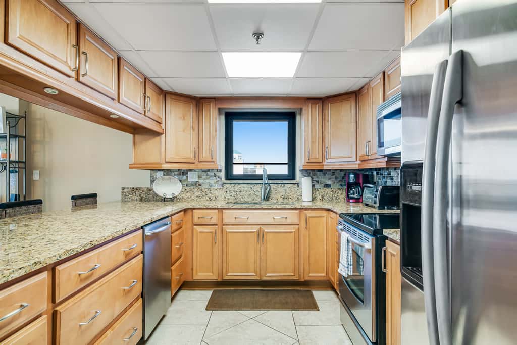 Gulf views from your private balcony - condo with pool , hot tub & beach access