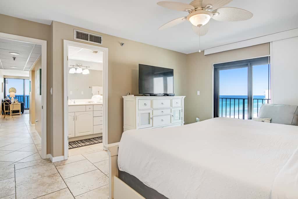 Gulf views from your private balcony - condo with pool , hot tub & beach access