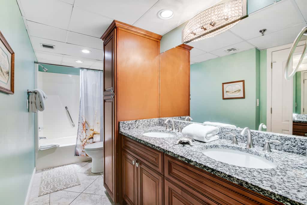 Gulf views from your private balcony - condo with pool , hot tub & beach access