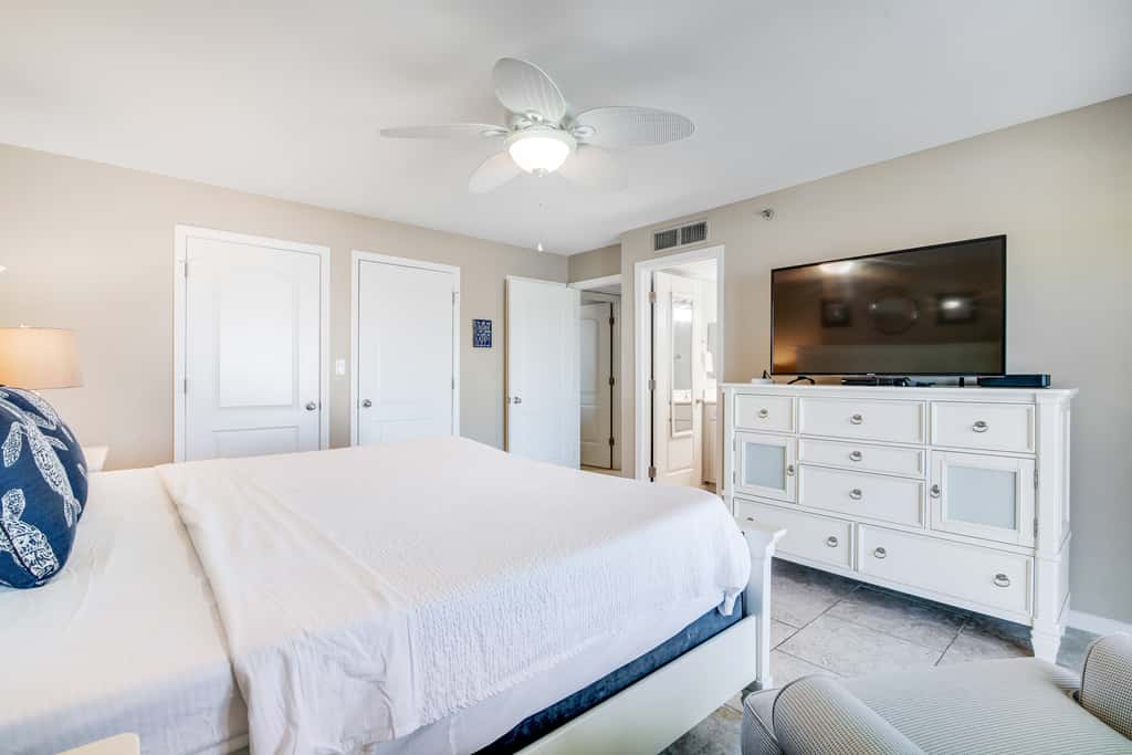 Gulf views from your private balcony - condo with pool , hot tub & beach access