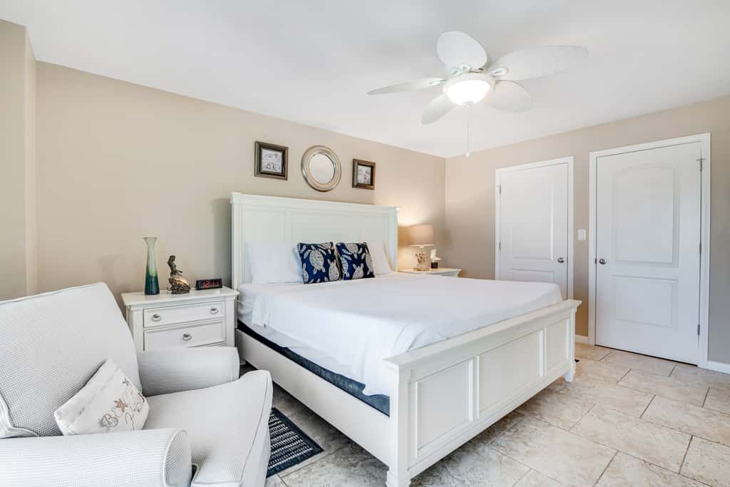 Gulf views from your private balcony - condo with pool , hot tub & beach access