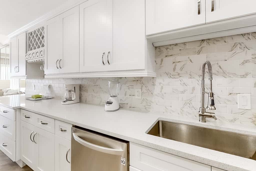 Magnificent Sixth-floor Oceanfront Condo with pool, Tennis & Gym