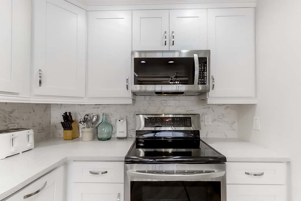 Magnificent Sixth-floor Oceanfront Condo with pool, Tennis & Gym