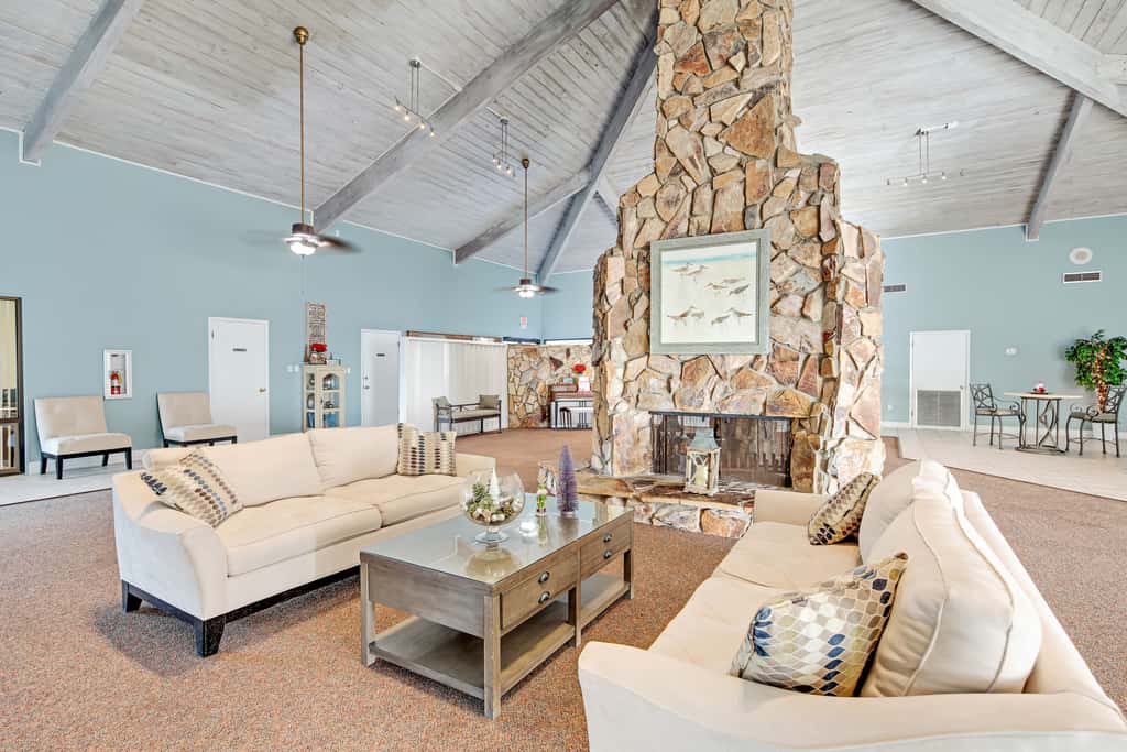 Magnificent Sixth-floor Oceanfront Condo with pool, Tennis & Gym