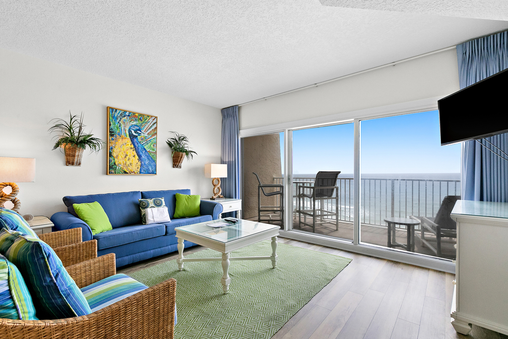 Welcoming Gulf-front Condo with W&D, pool, Gym & Tennis