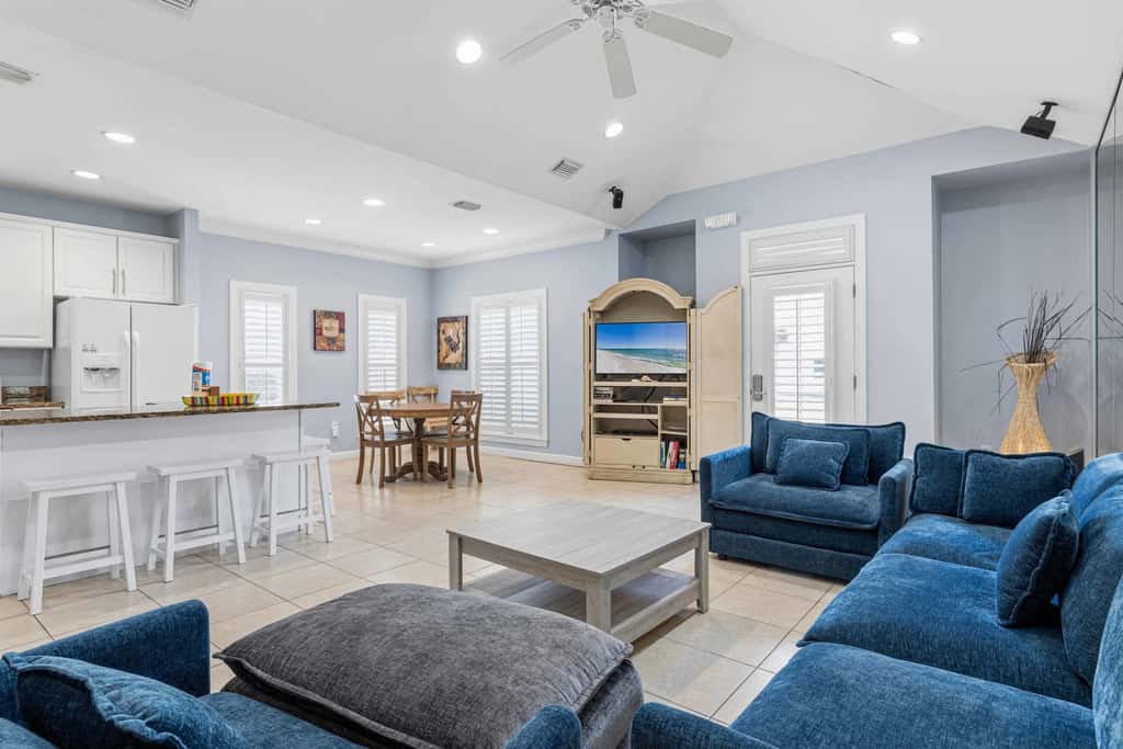 Destin Mojo