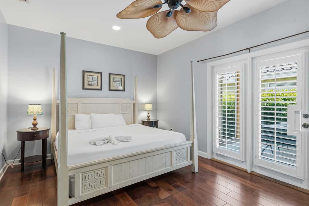 Destin Mojo