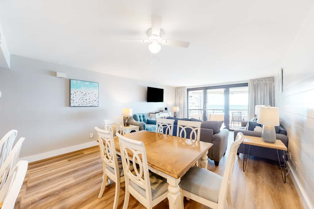 Gulf-front condo with HD flat-screen televisions Tiki bar & Sky bar on-site