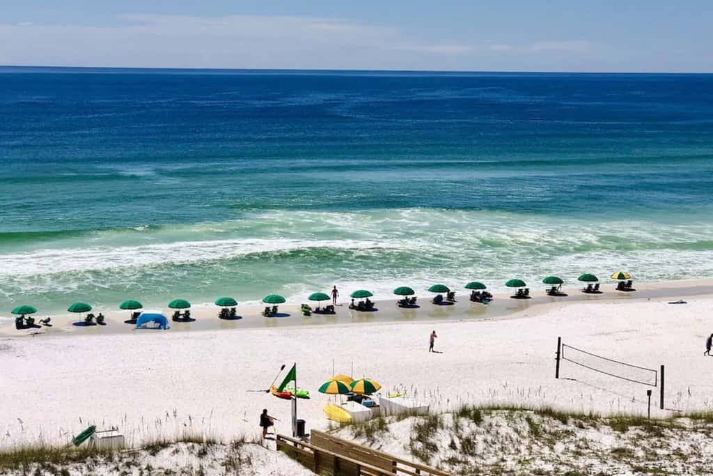 Ocean-view condo with pools & hot tub, balcony, central AC, W&D