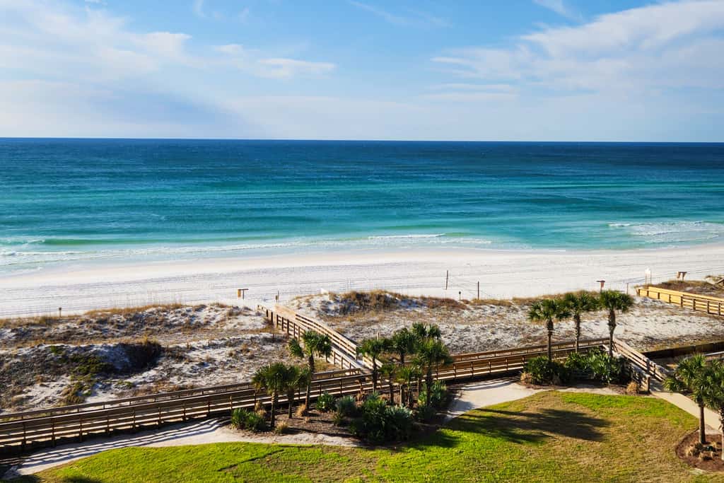 Gulf-front condo with pool, hot tub & included beach service