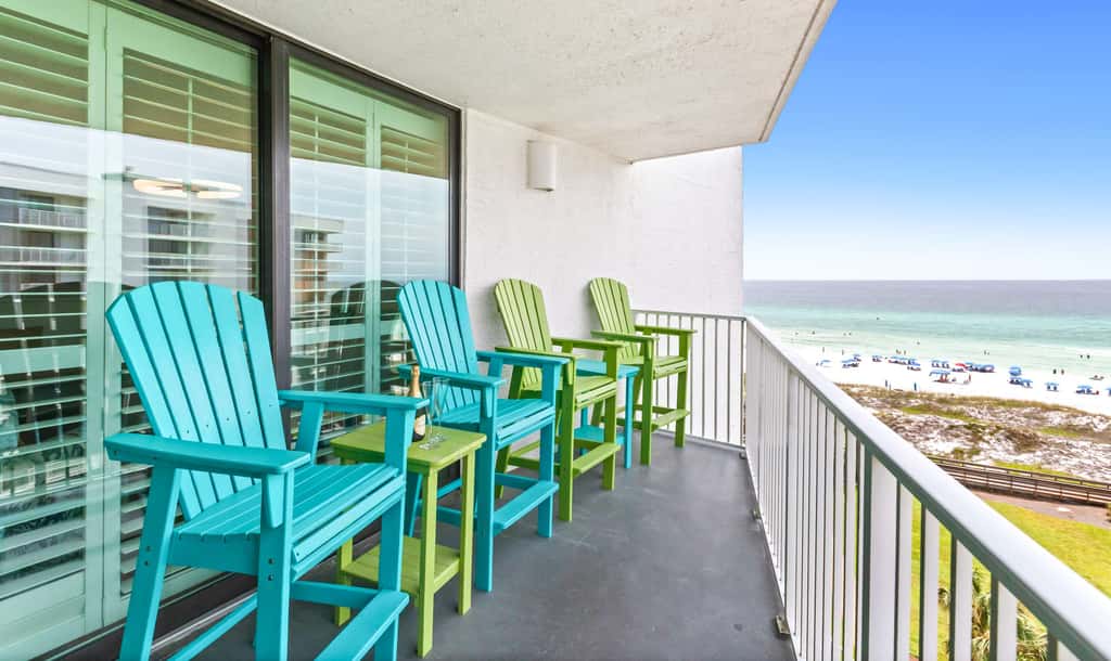 Gulf-front condo with pool, hot tub & included beach service