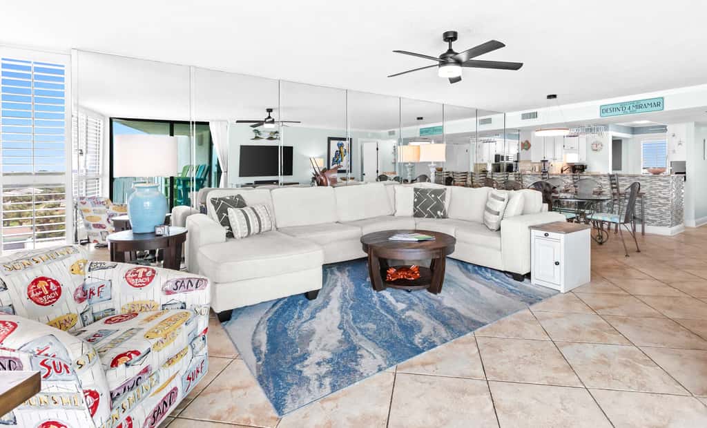 Gulf-front condo with pool, hot tub & included beach service