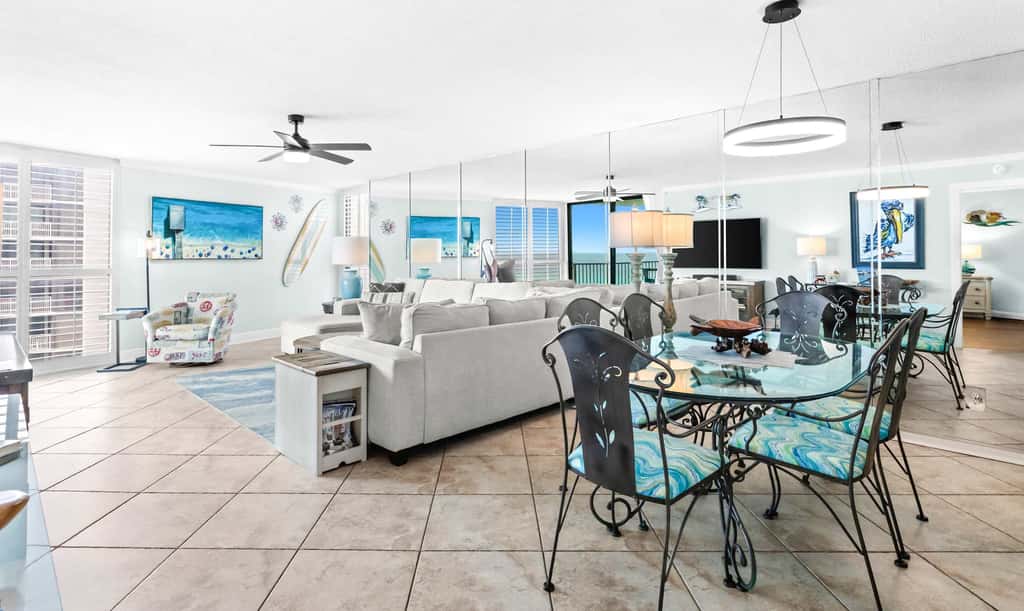 Gulf-front condo with pool, hot tub & included beach service