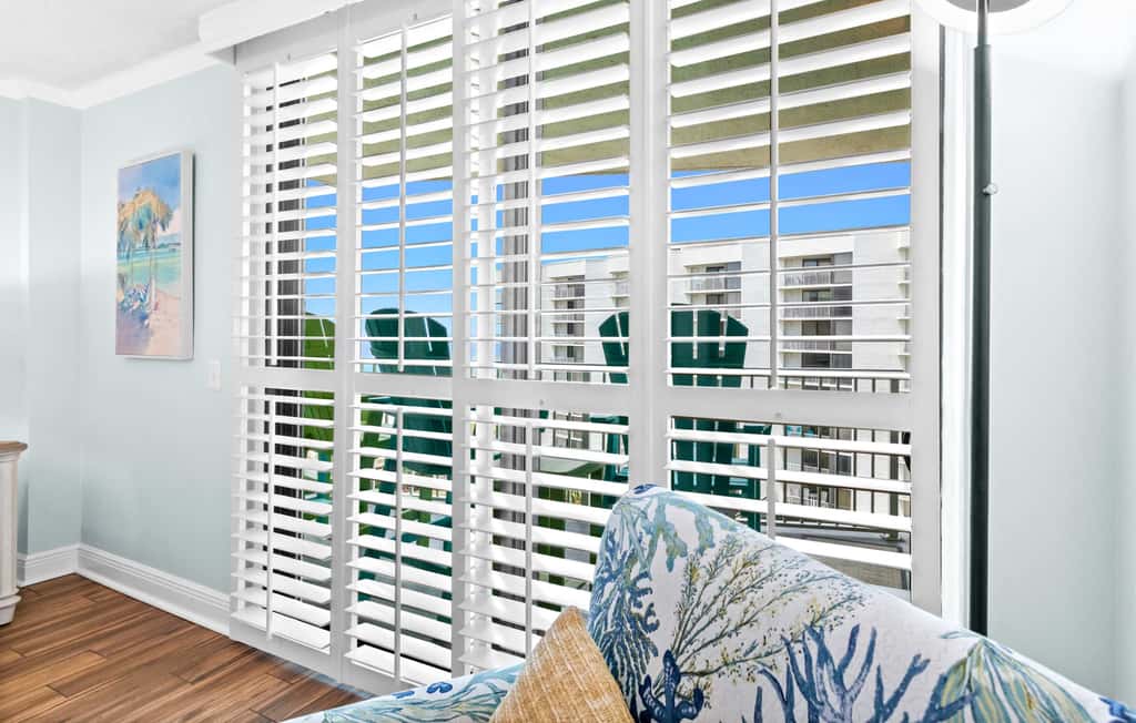 Gulf-front condo with pool, hot tub & included beach service