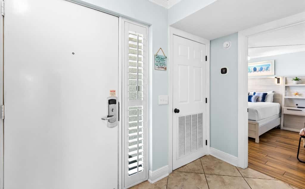 Gulf-front condo with pool, hot tub & included beach service