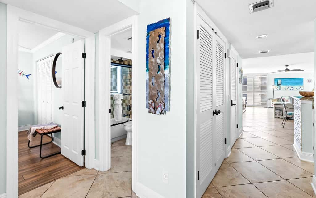 Gulf-front condo with pool, hot tub & included beach service