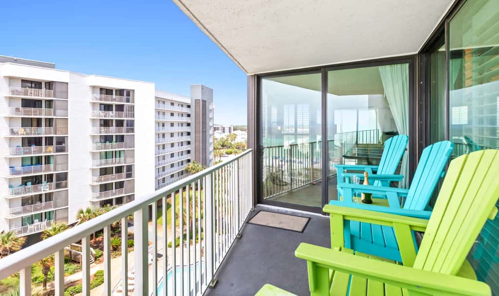 Gulf-front condo with pool, hot tub & included beach service
