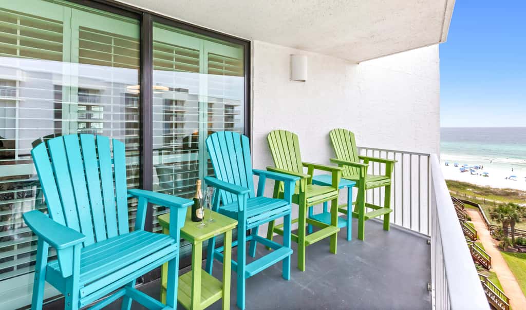 Gulf-front condo with pool, hot tub & included beach service
