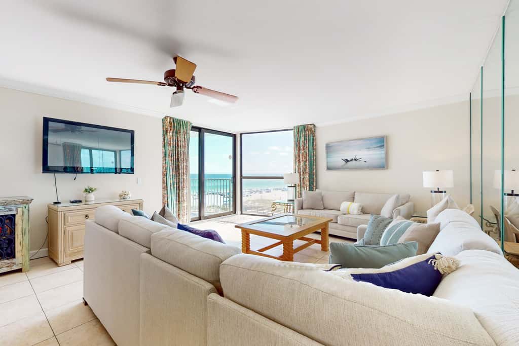 Ocean View Condo with Shared Pool, Washer&Dryer, High-Speed WiFi, & Central AC