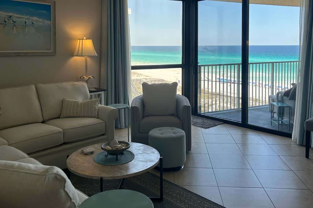 Gulf view condo with WiFi, AC, balcony, on-site pool, hot tub, & beach access