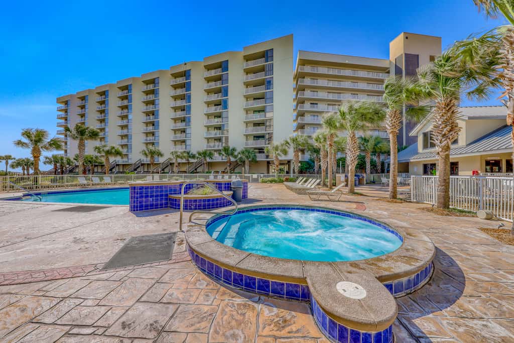 Gulf view condo with WiFi, AC, balcony, on-site pool, hot tub, & beach access