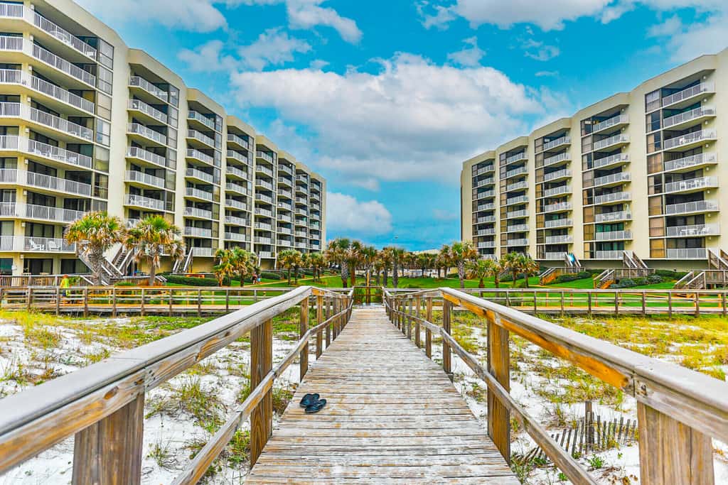 Gulf view condo with WiFi, AC, balcony, on-site pool, hot tub, & beach access