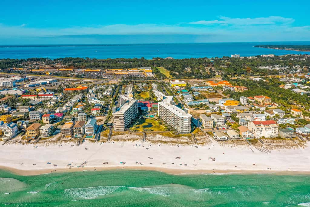 Gulf view condo with WiFi, AC, balcony, on-site pool, hot tub, & beach access
